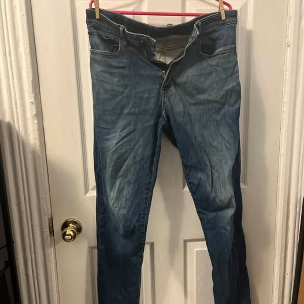 Uniqlo EZY Jeans Slim Tapered